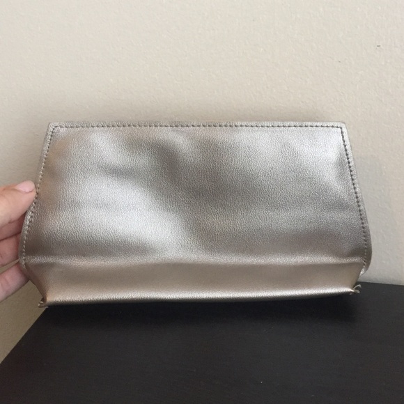 SOLD! Saks Fifth Ave make up clutch, used once! - Picture 3 of 7